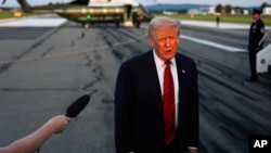 «Ми домовилися про 25%, але я думаю, що я збираюся суттєво підвищити цю суму протягом наступних 24 годин, тому що вони купують російську нафту»