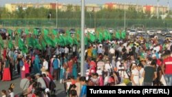 Репетиции ко Дню независимости в Ашхабаде (архивное фото)  