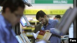 مدت هاست که گفته می شود توليد آثار فرهنگی بويژه نوشتاری در جامعه ايران دچار رکود و حتی توقف بی سابقه ای است.