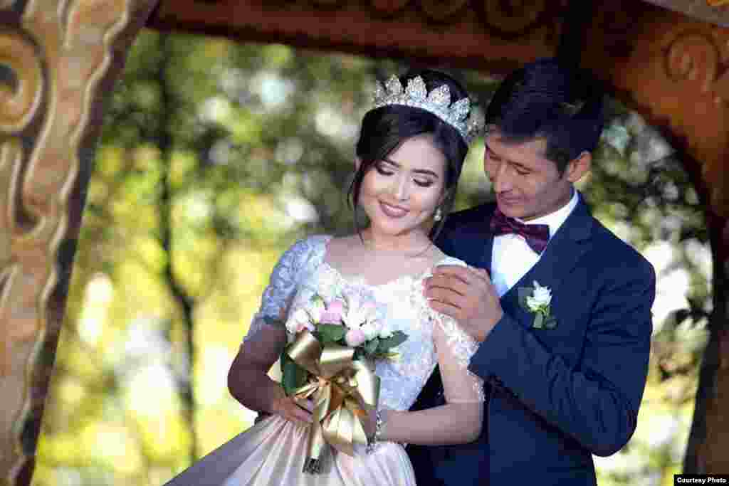 Уланбек менен Сапаргүл 2017-жылы 10-октябрда баш кошушкан.