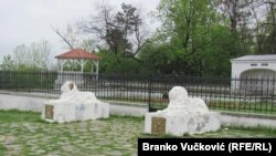 Spomenik streljanim Slovacima i Česima u Kragujevcu