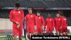 Кыргызстандын футбол боюнча курама командасы машыгуу учурунда. БАЭ, Абу-Даби шаары. 10-январь, 2019-жыл.