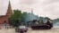 Танк покидает Кремль, 21 августа 1991
