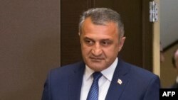 Наблюдатели убеждены, что таким образом президент готовит кадровый резерв под возможную или вероятную отставку министра Лалиевой