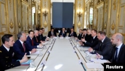 17 квітня в Парижі пройшла зустріч представників США, Франції, Британії, Німеччини й України щодо завершення війни РФ в Україні 