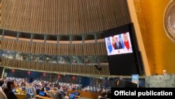 Уюмдун тарыхында биринчи жолу дүйнө мамлекеттеринин лидерлери Нью-Йоркко чогулбай, жыйынды онлайн өткөрүп жатышат. 