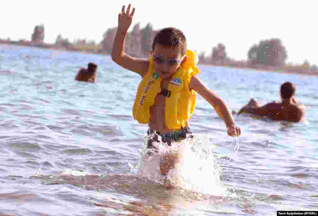 Балалыктын таттуу мүнөттөрү. &nbsp;