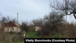 Будинок дитинства журналіста ВВС Віталія Шевченка на окупованій частині Запорізької області. В будинку, ймовірно вже живуть російські військові 