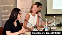 ლორა თორნტონი