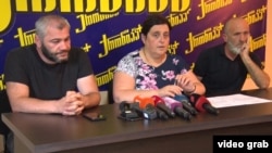 ზაზა სარალიძე, ელისო კილაძე და მალხაზ მაჩალიკაშვილი პრესკონფერენციაზე