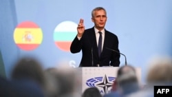 Jens Stoltenberg vorbind la reuniunea Adunării Parlamentare NATO, Sofia, Bulgaria, 27 mai. 