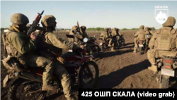 Новою тактикою є штурми на мотоциклах 