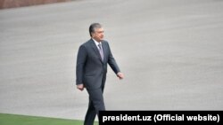 Savkat Mirzijoev üzbég elnök 2020. június 5-én a kirgiz határ közelében. 