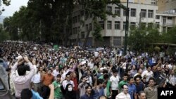 خیابان ولی عصر راهپیمایی طرفداران میرحسین موسوی