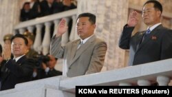 Óriási katonai parádé Észak-Koreában