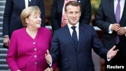 Френският президент Макрон седна на шофьорското място в Европа, след като канцлерът Меркел обяви, че ще се оттегли от политиката