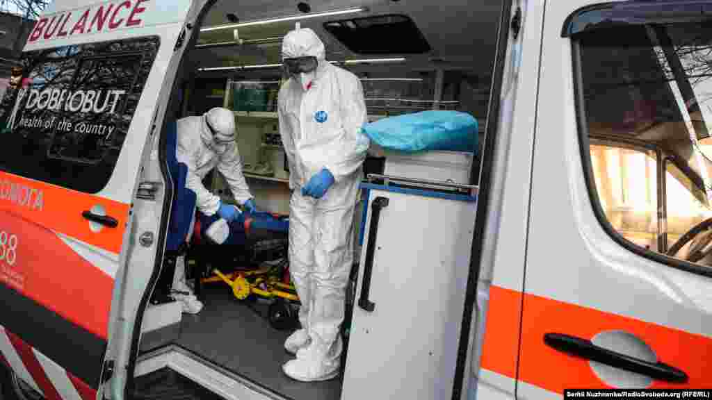 Після кожного виїзду столичні медики дезінфікують свій транспорт &nbsp;