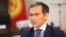 Премьер-министр Жоомарт Оторбаев "Азаттыктын" суроолоруна жооп берүүдө. Бишкек, 17-апрель, 2014.