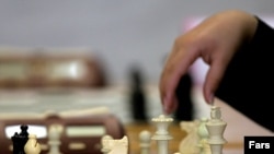 Около 60 шахматистов, как взрослых, так и совсем маленьких, оспаривали право называться победителями в своих возрастных категориях