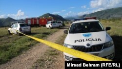 Policijski automobil na mjestu nesreće