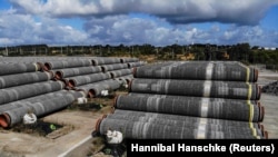 Conducte pentru Nord Stream 2 în portul Mukran din Sassnitz, Germania