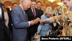 Princ Čarls u posjeti Crnoj Gori razgledao je i maslinova ulja, Cetinje, mart 2016, foto: Savo Prelević
