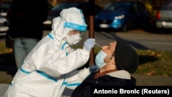 Коронавируска карата ПЧР-тест алуу учуру.