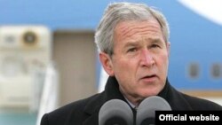 جرج بوش آخرين گزارش سالانه خود را به کنگره اين کشور ارايه می دهد .