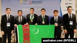 Türkiýede okaýan türkmen studentleri