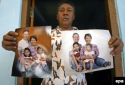 Этот малайзиец потерял 17 июля 2014 года 4 родственников, в том числе 2 детей