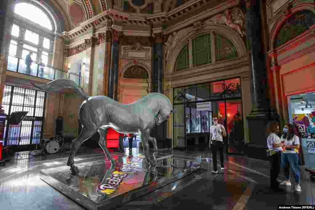 Anul acesta, vizitatorii vor vedea, în premieră, lucrări împrumutate de la Muzeul Naţional de Artă al României şi Muzeul Bruckenthal din Sibiu.