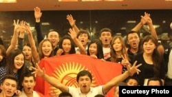Кытайдагы кыргыз студенттери. Архивдик сүрөт.