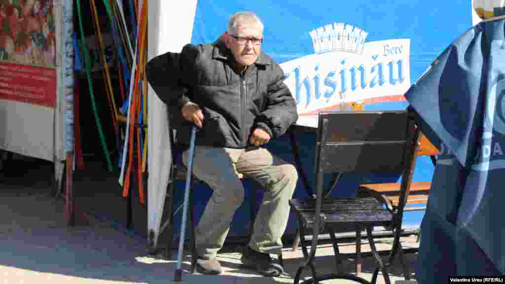 Moldova - people in Ungheni city 