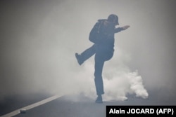 De la 1 august în Franța s-a extins obligativitatea de a prezenta certificatul Covid, inclusiv pentru zboruri și călătoriile cu trenul, pe lungă distanță, Paris, 31 iulie 2021.