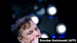 Miliarderi, Elon Musk.