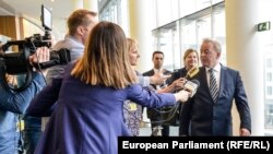 Януш Войчеховски беше единодушно одобрен за европейски комисар по земеделието след повторно изслушване в Европейския парламент