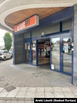 Egy átlagos Basic-Fit-bejárat Brüsszelben