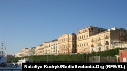 Порт і набережна міста Сіракузи