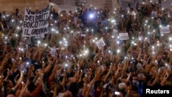 Protest la Roma împotriva extinderii utilizării certificatului Covid, așa-numitul „pașaport verde”, 27 iulie 2021