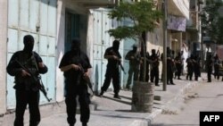 نیروهای حماس با تصرف غزه، می گویند که به بزرگترین پیروزی در دوسال اخیر خود دست یافته اند.