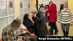 Люди похилого віку стали першими, хто отримав вакцину в Чехії