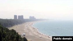 Как говорят жители этой туристической зоны, проблемы с выплатой кредитов начались после августовской войны, поэтому они обращаются за помощью к власти