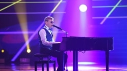 Финалист шоу "Голос" Олег Аккуратов