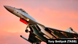 Зазначається, що під час виконання навчально-тренувального польоту у літака відмовив двигун