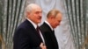 Presidenti rus, Vladimir Putin (djathtas) dhe lideri bjellorus, Alexander Lukashenka.