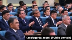 Члены правительства и депутаты слушают выступление Касым-Жомарта Токаева. Астана, 8 сентября 2025 года