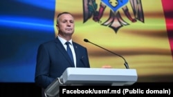 Ministrul Sănătății de la Chișinău, Emil Ceban, era rector al Universității de Medicină atunci când au fost emise diplomele pentru medicii care lucrează în România. 