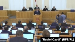 Заседание нижней палаты парламента Таджикистана