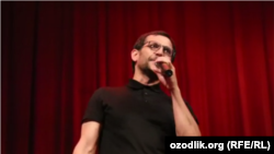 Ырчы Жахонгир Атажанов шайлоого катыша алган жок.