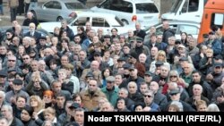 საპროტესტო აქცია პარლამენტის წინ